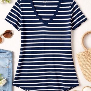 GAP Navy and White Striped Short Sleeve Tee, size M